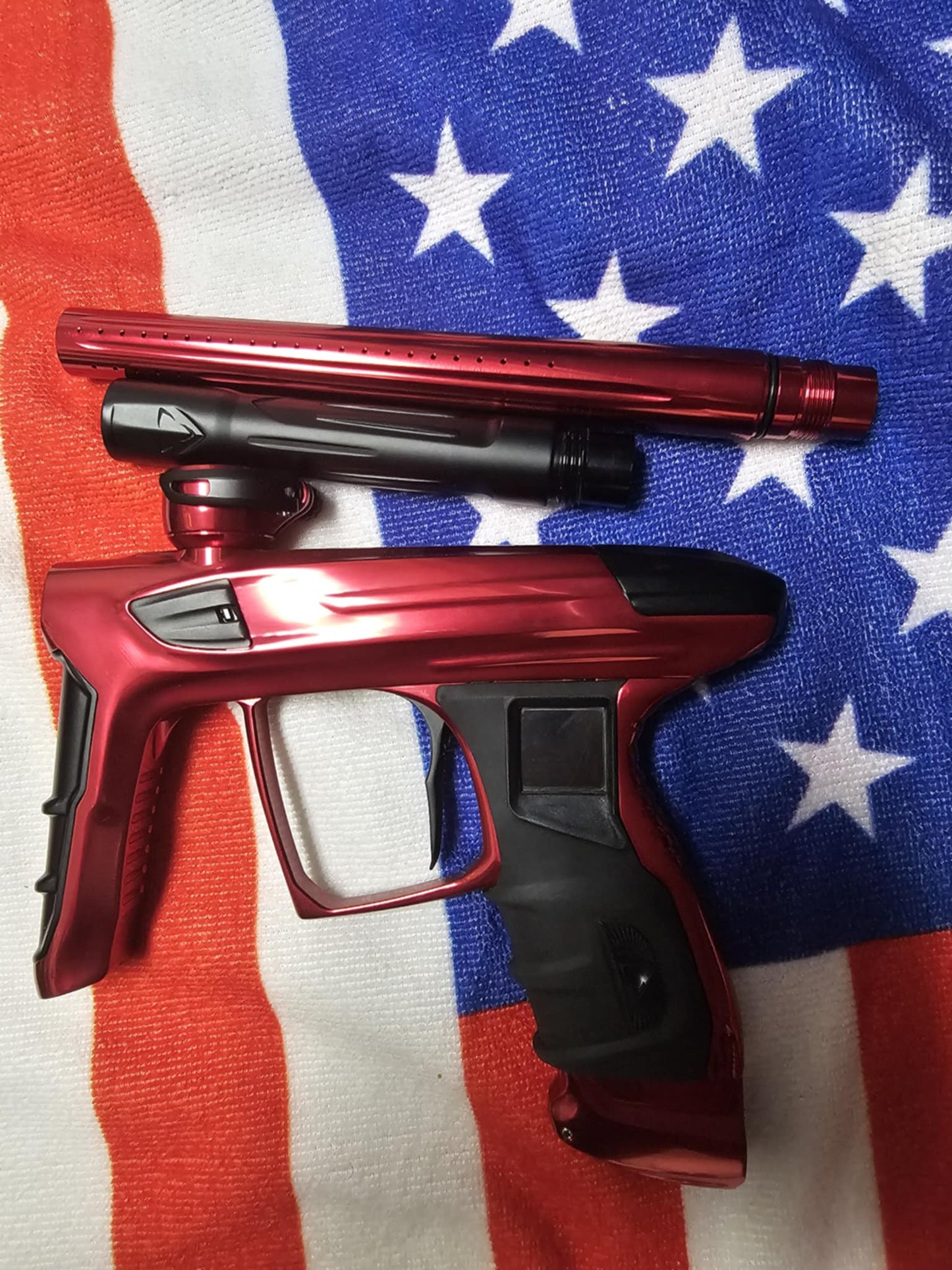 Used DLX Luxe IDOL - Red and Black